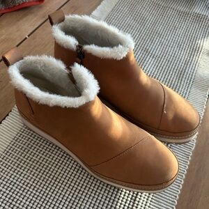TOMS boots!